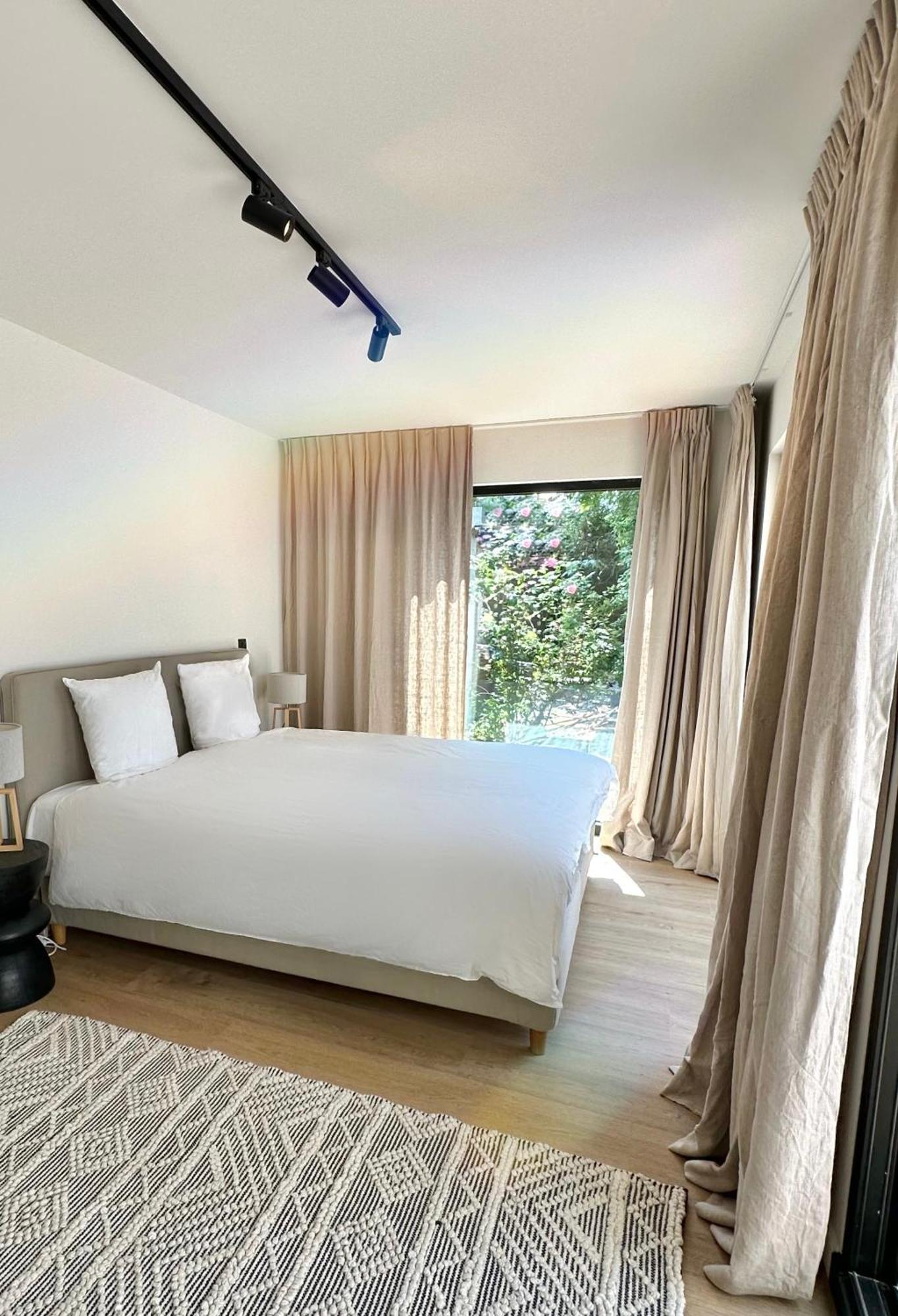 Luxury Apartment With Cosy Garden! 헨트 외부 사진
